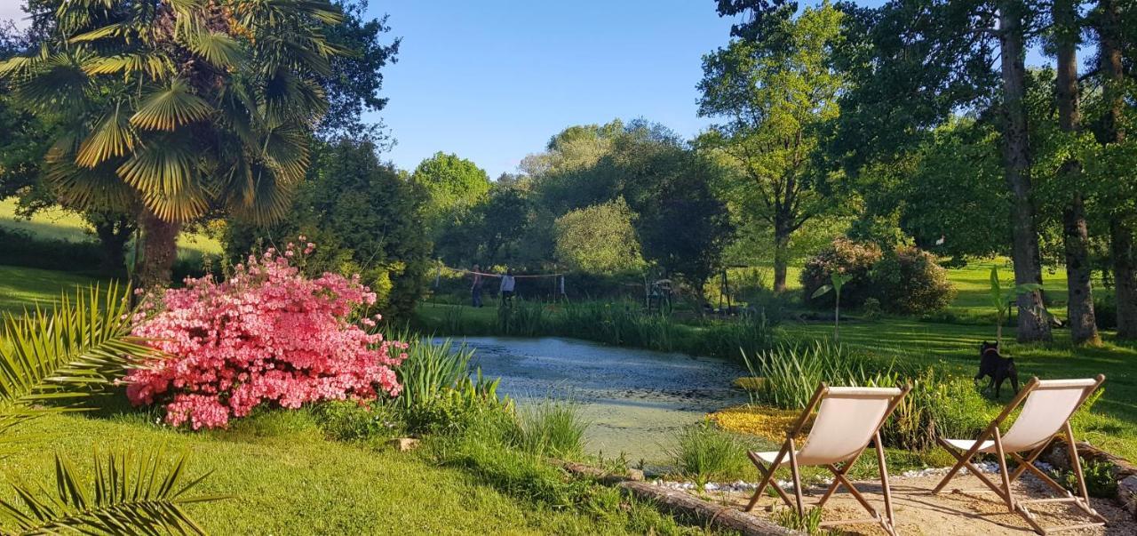 Le Vieux Moulin Gites - A Charming Stone Cottage With Garden View And Seasonal Pool Guégon 外观 照片