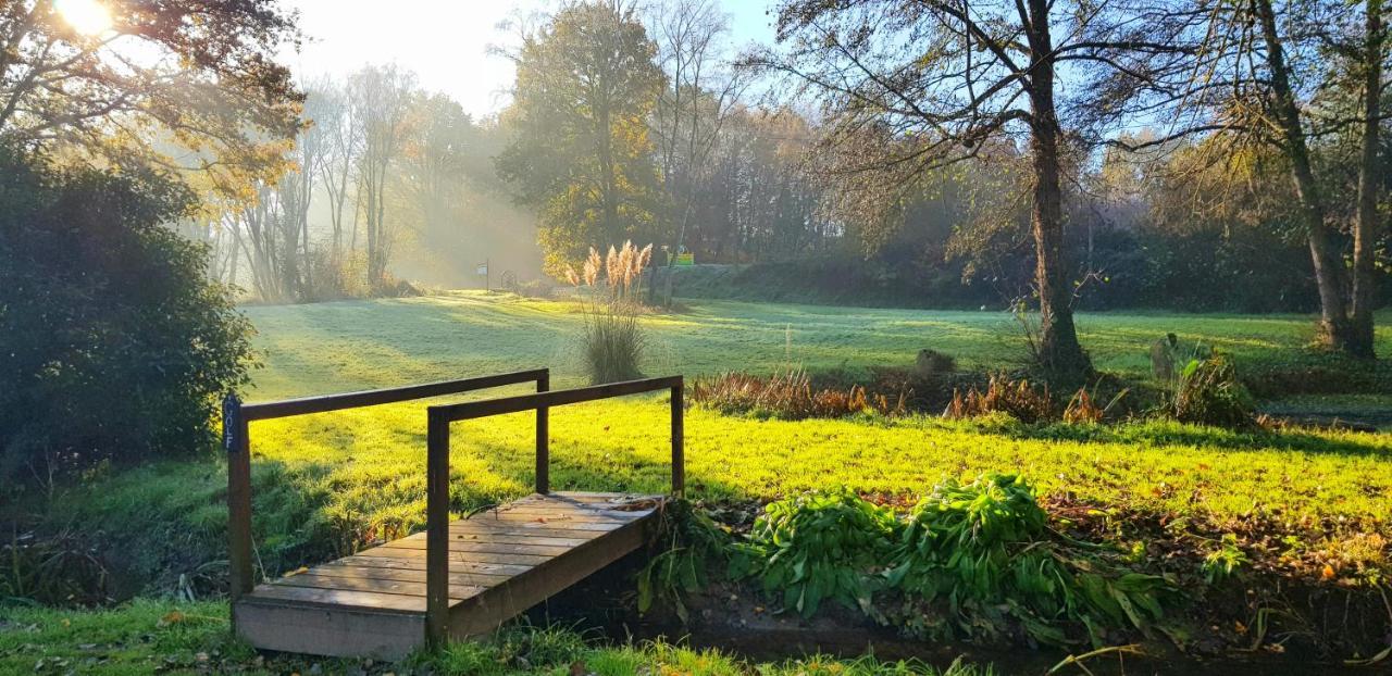 Le Vieux Moulin Gites - A Charming Stone Cottage With Garden View And Seasonal Pool Guégon 外观 照片